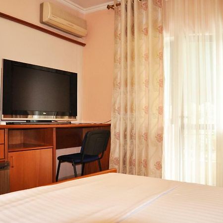 Lugano Hotel Tirana Eksteriør billede