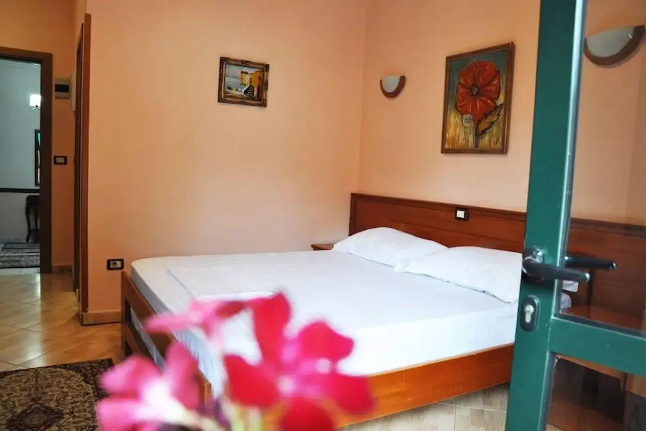 Lugano Hotel Tirana Eksteriør billede