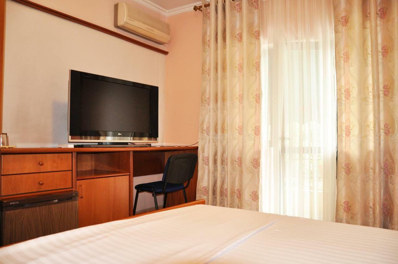 Lugano Hotel Tirana Eksteriør billede