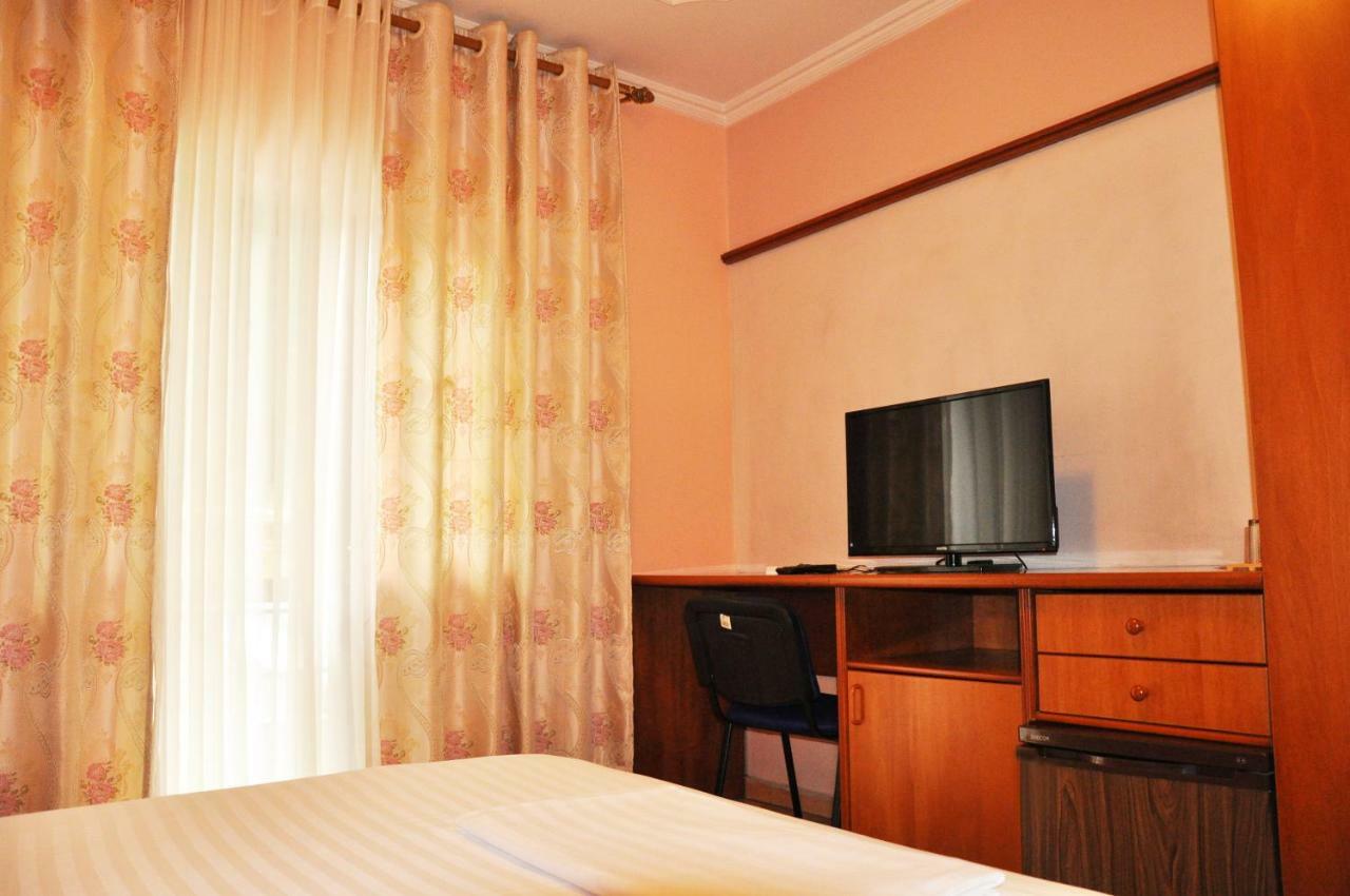 Lugano Hotel Tirana Eksteriør billede