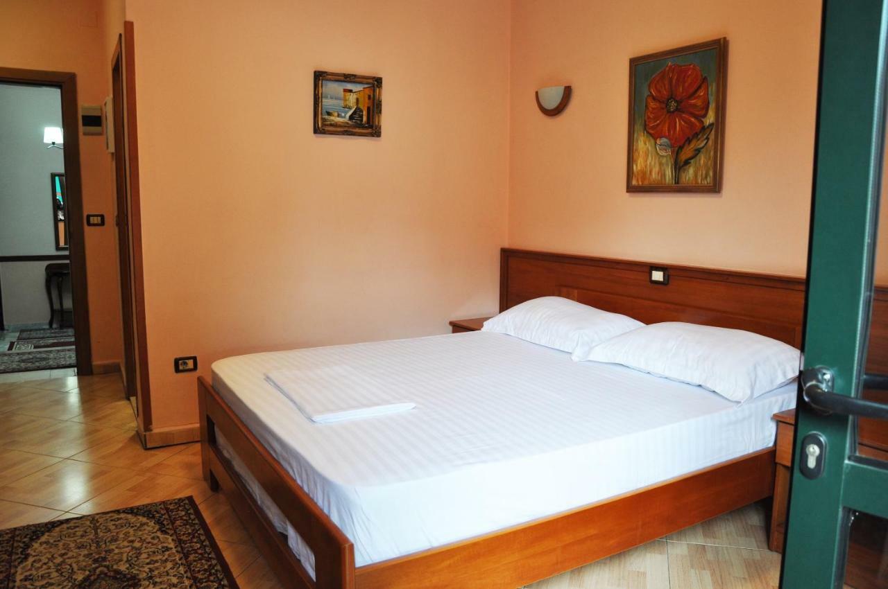 Lugano Hotel Tirana Eksteriør billede